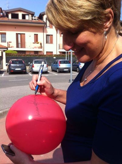 Area mercato gazebo di ascolto con palloncini 26/04/2014